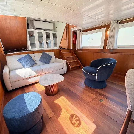 Botel La péniche des sacres au cœur de Reims *