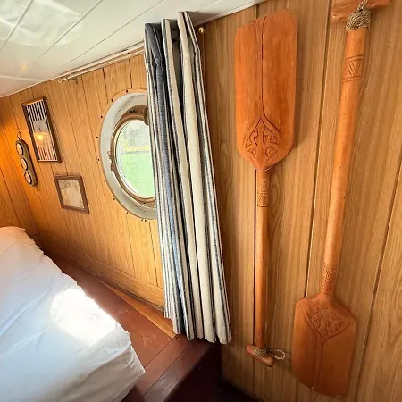La péniche des sacres au cœur de Reims Botel