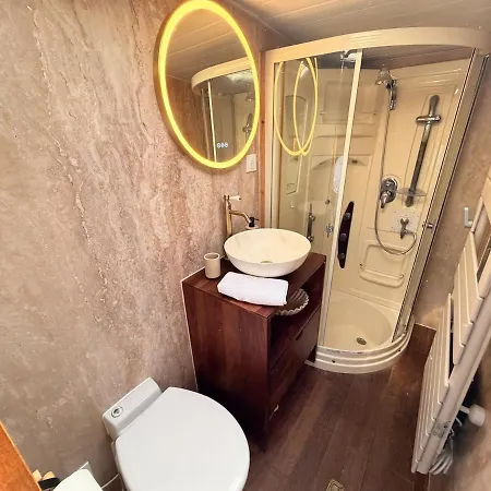 La péniche des sacres au cœur de Reims Botel