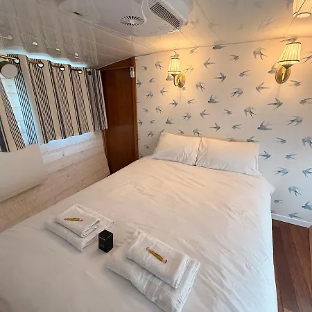 Botel La péniche des sacres au cœur de Reims Reims