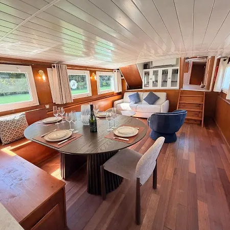 La péniche des sacres au cœur de Reims Botel